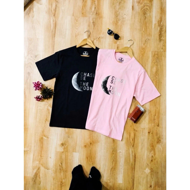 تیشرت نخ پنبه مردانه و زنانه فانتزی CHASE THE MOON رنگ مشکی و صورتی